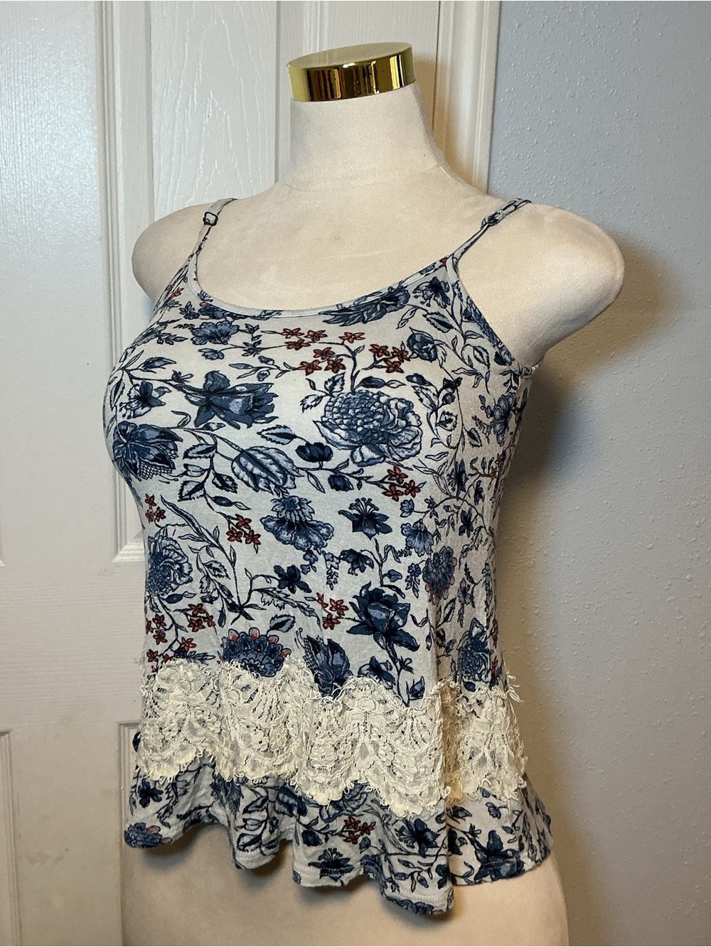Xhilaration White Floral Lace-Trim Blue & Cream Spaghetti Cami